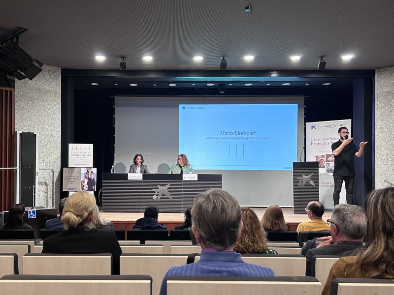 Fundació La  Caixa dona suport al Projecte: Millora de l'equipament de la Clínica Dental Solidaria Coloma Vidal